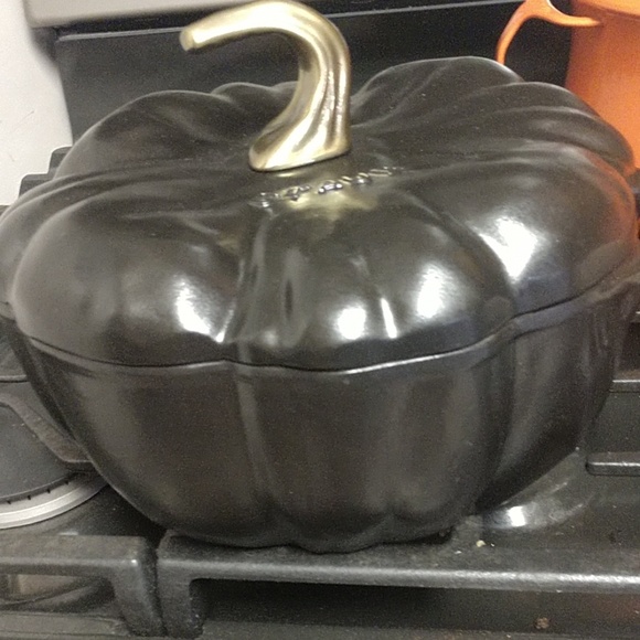 Staub Other - Staub Black cast iron Pumpkin,6 quart Dutch oven
